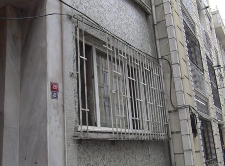Beyoğlu’nda kahreden olay! Binayı saran koku gerçeği ortaya çıkardı