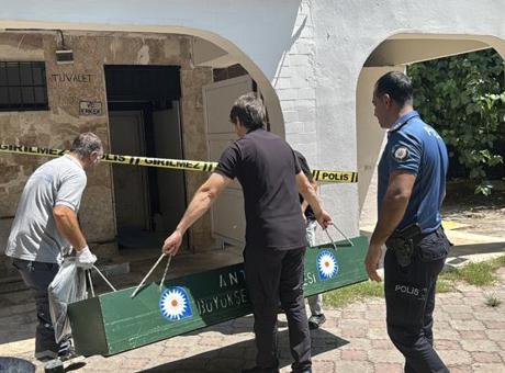 Antalya’da cami tuvaletinde korkutan görüntü! 55 yaşındaki adam ölü bulundu