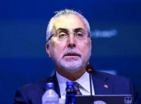 Bakan Işıkhan: Kritik bir adım daha milli iradenin tecelligahı TBMM tarafından atıldı