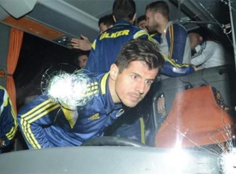 Son dakika… Fenerbahçe otobüsüne saldırı soruşturmasında 5 kişi gözaltına alındı