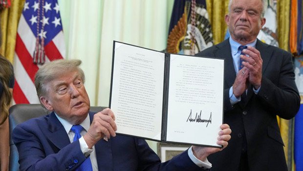 Beyaz Saray’dan olağan dışı kararname! Bilim dünyası şokta… Trump şimdi de çocukluk çağı aşılarını hedef aldı
