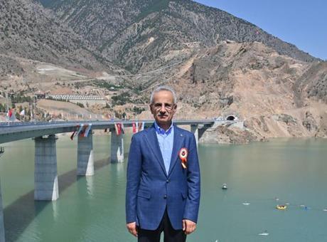 Bakan Uraloğlu: 24 yılda 4 bin 272 yeni köprü inşa ettik