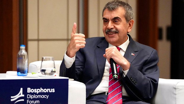 Bakan Tekin: Sınav sistemine ilişkin bir değişiklik yok, soru havuzu yeni müfredata göre olacak