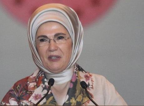 Emine Erdoğan: AK Parti’nin 25’inci yaşı kutlu olsun