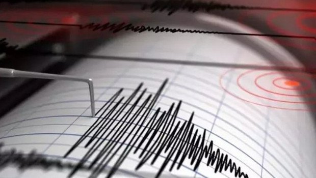 Endonezya’da 7,7 büyüklüğünde deprem… Tsunami uyarısı yapıldı