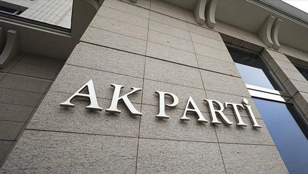 İzmir’de muhalefet partilerinden 500 kişi AK Parti’ye geçti