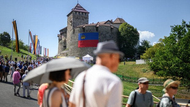 Lihtenştayn’da taht yasası değişti: Artık kadınlar da ülkeyi yönetebilecek