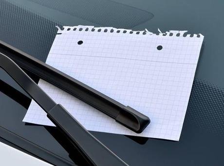 Aracının camına bırakılan notla kabusu yaşadı! ‘Aklıma en kötü ihtimaller geldi’