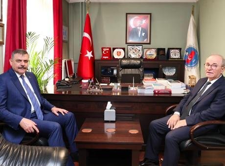 İçişleri Bakanı Çiftçi, Türk İdareciler Derneği’ni ziyaret etti