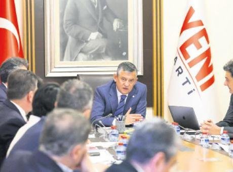 ‘YENi’ üyeler 300 bini geçti