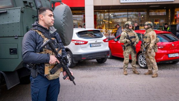 Ukrayna’da Devlet Başkanı Zelenski’nin ofisini de kapsayan suç örgütü soruşturması başlatıldı