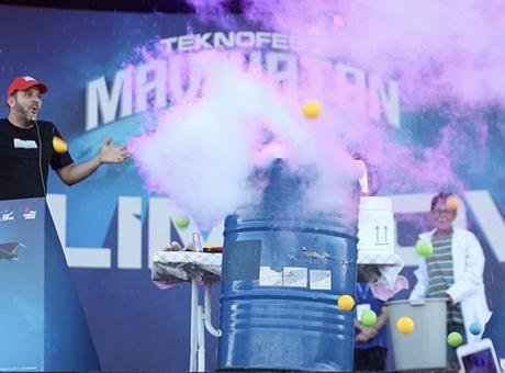 TEKNOFEST Mavi Vatan’da minik bilim insanları sahnede