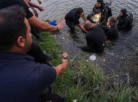 Van’da acı olay! Akıntıya kapılan çocuğunu kurtardı; kendisi boğuldu