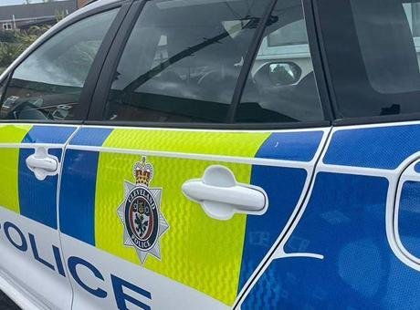 İngiltere’de can pazarı! Ters yönde giden araç polis aracına çarptı: 7 ölü
