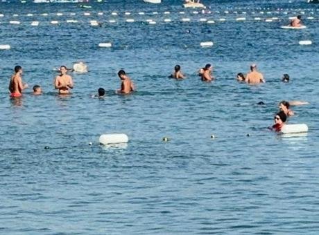 Termometreler çıldırdı! Herkes denize döküldü: 50 derece gibi hissediyoruz