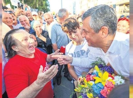 Özel’den ‘saha’ kampı