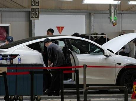 Çin’de kapı kolları yüzünden yaklaşık 3 milyon Tesla geri çağrılıyor