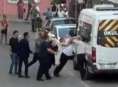 Husumetli komşuların keserli, yumruklu kavgası: 3 gözaltı