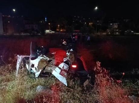 Bursa’da kontrolden çıkan otomobil araziye savrulup takla attı