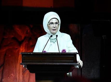 Emine Erdoğan: Tüm çetin sınamaları güçlü toplumsal bağlarla göğüsledik