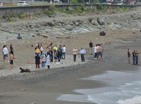 Rize’de denize giren 2 kardeşten 1’i öldü, diğeri kayıp