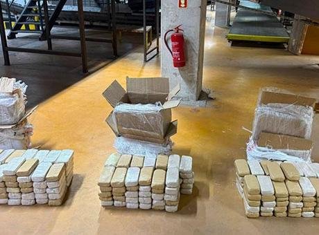 Kargo takip merkezinde 109 kilo uyuşturucu ele geçirildi!
