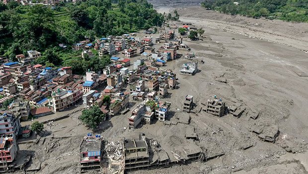 Nepal sele teslim: Yüzlerce kişi kayboldu