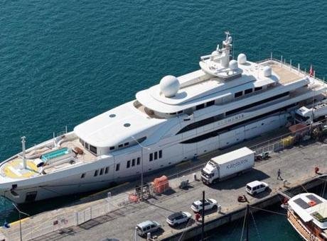 Suudi milyarder mega yatı ile Fethiye’ye geldi! 100 ton akaryakıt aldı