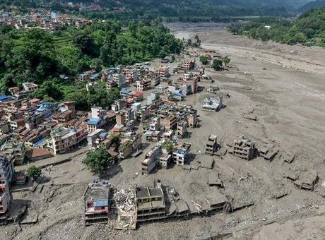 SON DAKİKA HABERLER: Nepal’de ‘ölüm’ seli! En az 800 kişi kayıp, şok iddia: ‘Dev parça koptu’