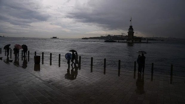 Meteorolojiden İstanbul için gök gürültülü sağanak uyarısı