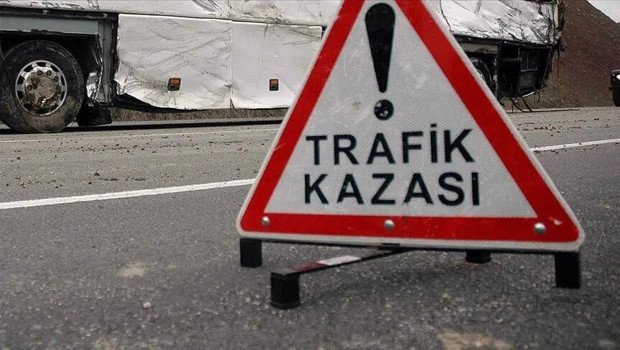 İzmir’de feci kaza: Tankerin çarptığı otomobildeki çift öldü
