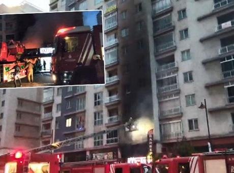 İstanbul’da kafede yangın! İş yeri küle döndü