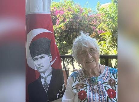 98 yıllık çınar Türkis Noyan, Atatürk’le olan anısını anlattı: ‘Türkler çok cesur bir millettir…’