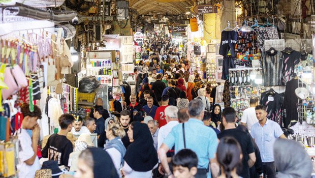 Hem yönetimde hem sokakta ekonomi alarmı var