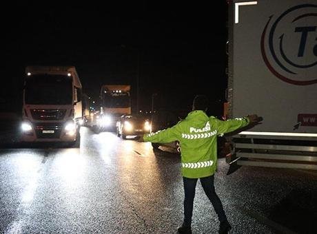Erzincan-Sivas kara yolu heyelan sonrası yeniden ulaşıma açıldı