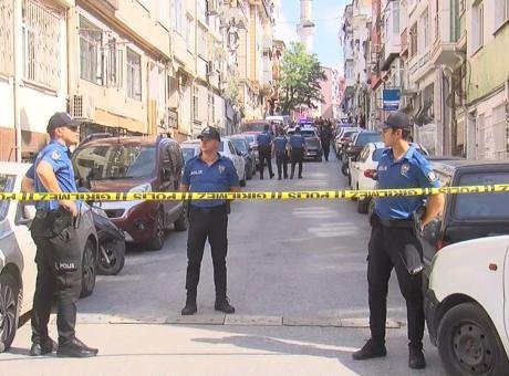 Son dakika… Fatih’te aile faciası! Emekli polis eşi ve çocuğunu öldürdü