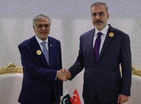Dışişleri Bakanı Hakan Fidan, Pakistanlı mevkidaşı ile bir araya geldi