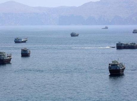 ABD Ordusu Larak Adası’nda İran füze rampalarını vurdu