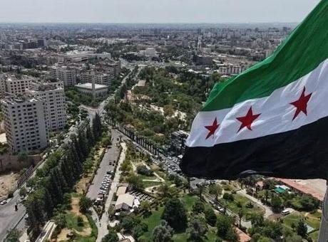 Suriye’nin Suveyda kentindeki silahlı gruplar güvenlik güçlerine saldırdı