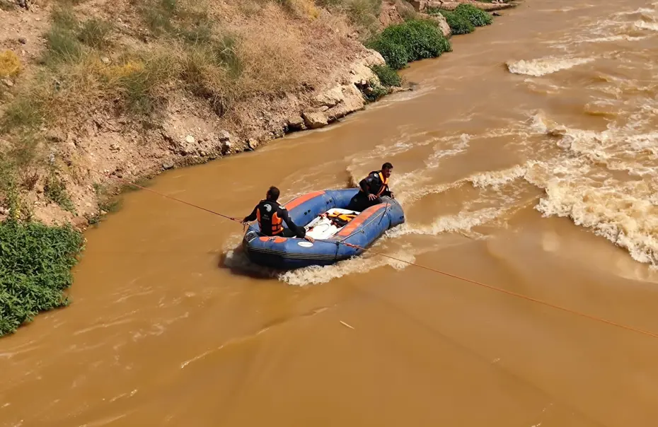 Şanlıurfa’da otomobil sulama kanalına uçtu. Sürücü kayboldu