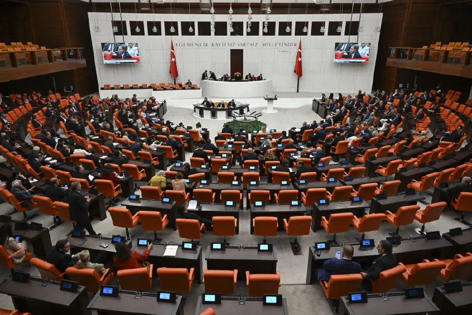 Üç milletvekili daha AK Parti’ye katıldı. İşte Meclis’teki yeni sandalye dağılımı