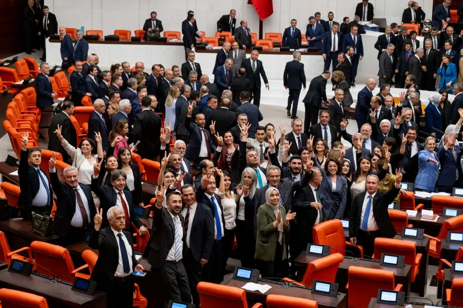 Çerçeve yasa oylamasında dikkat çeken ayrıntılar. Yasaya kimler ret oyu verdi?