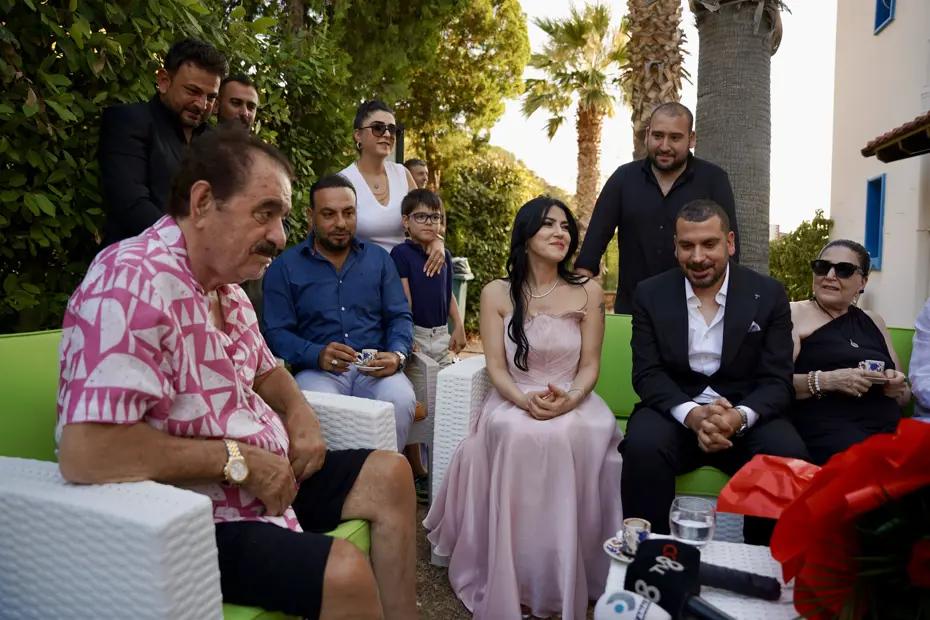 İbrahim Tatlıses’in mutlu günü. Evinde manevi kızına isteme töreni yapıldı