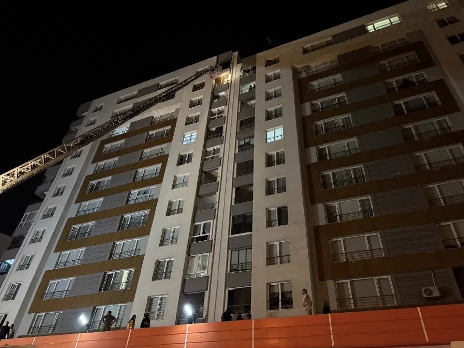 Yangın sırasında 13’üncü kattan düşerek hayatını kaybetti