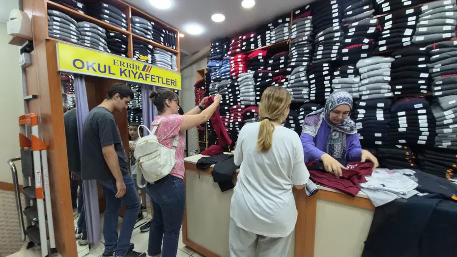 Okul kıyafetlerinde yeni dönem. Zorunluluk geri getirildi, veliler dikkat