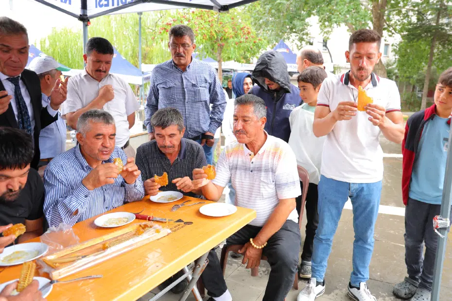 Bir oturuşta 1 kilo bal yedi. Yermedi, ”Daha yok mu” dedi