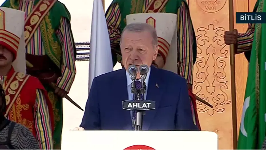 Cumhurbaşkanı Erdoğan: Malazgirt’e giden yol Ahlat’tan açılmıştır