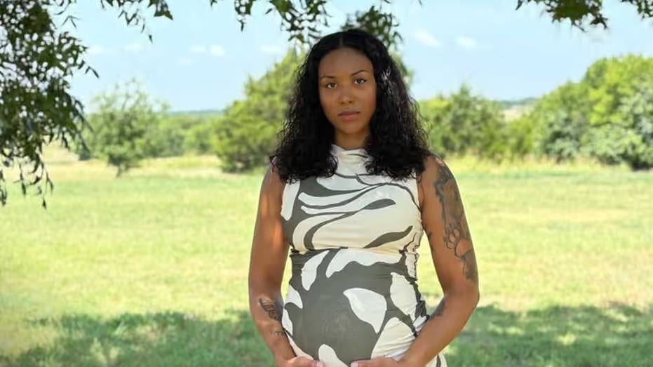 Surrogate gives birth in Texas to baby with heart defect after parents requested abortion