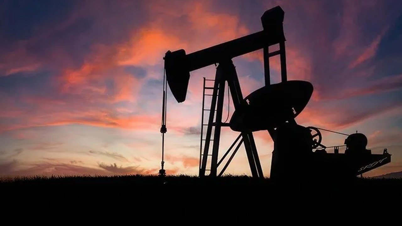 Rusya’ya enerji darbesi: Benzin için dışa bağımlı hale geldi
