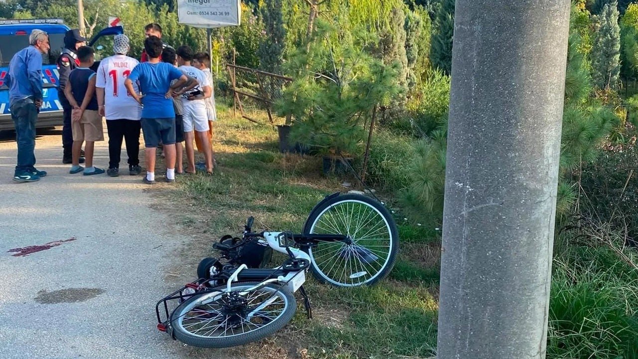 Alkollü kullandığı bisikletle direğe çarptı: 25 bin lira ceza kesildi